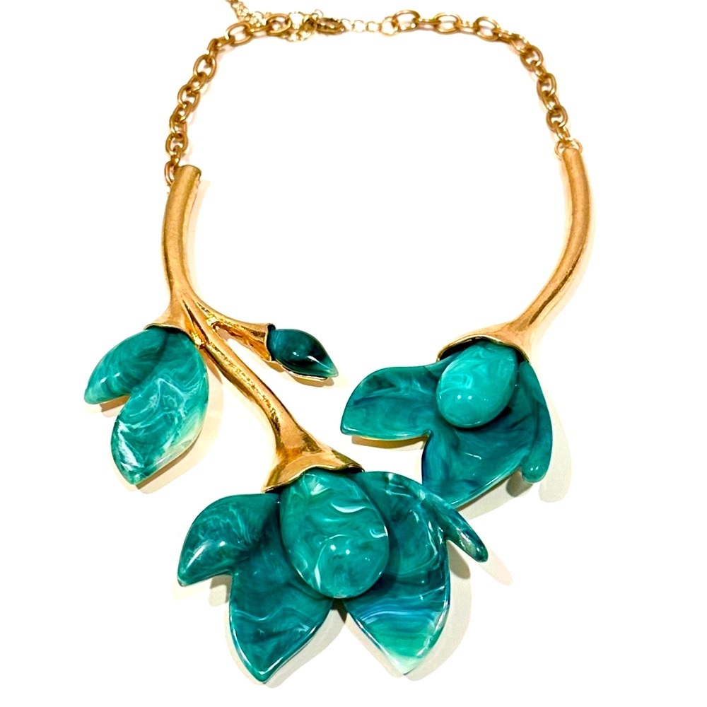 ARTISAN LUXE | Faux Jade & Brushed Gold Magnolia Flower Collar Necklace | NEW - Picture 5 of 9
